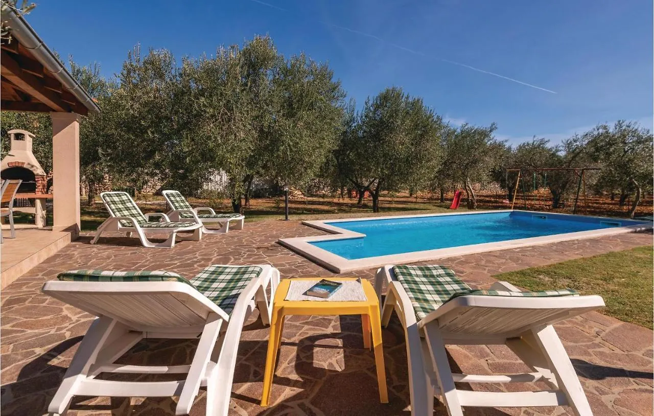 Lovely Home In Vodnjan With Kitchen Casa vacanze